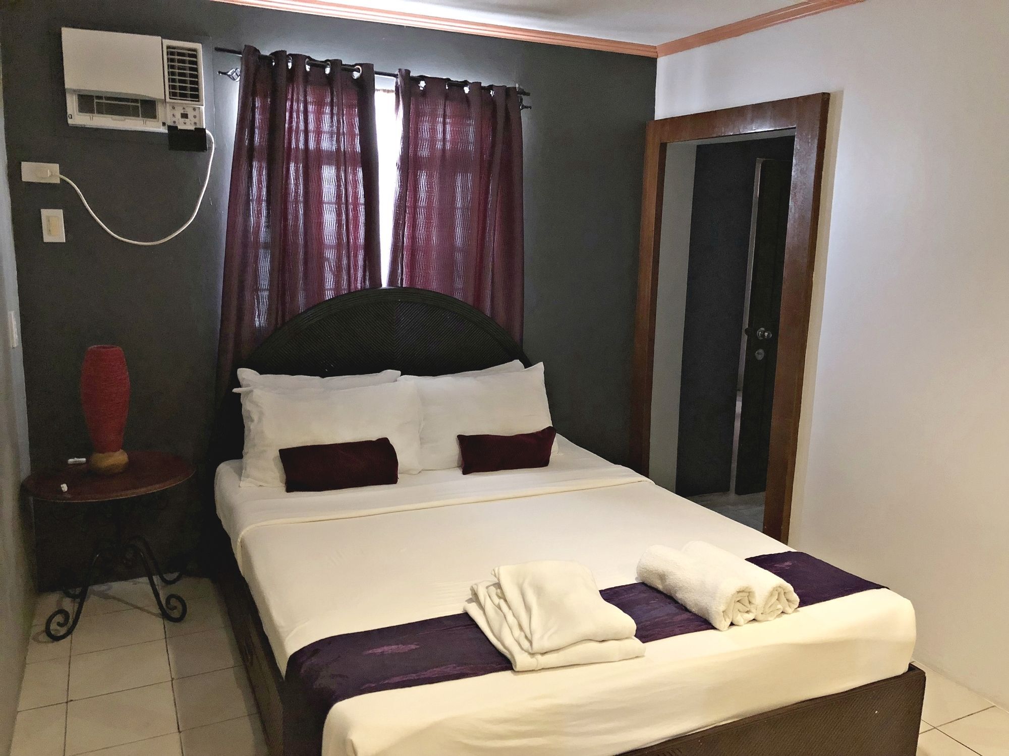 Daj Suites Boutique Hotel Tagaytay City Esterno foto