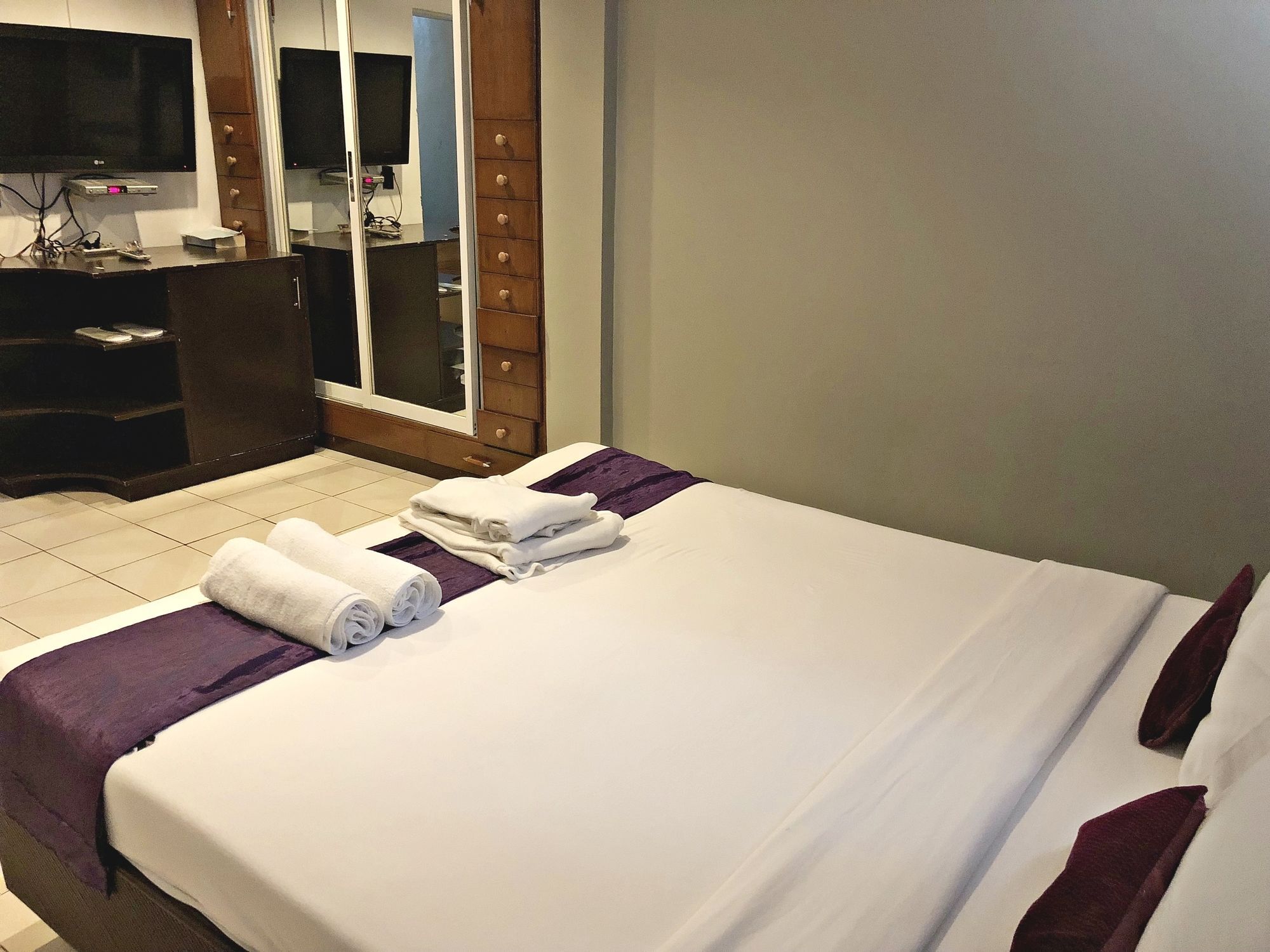 Daj Suites Boutique Hotel Tagaytay City Esterno foto