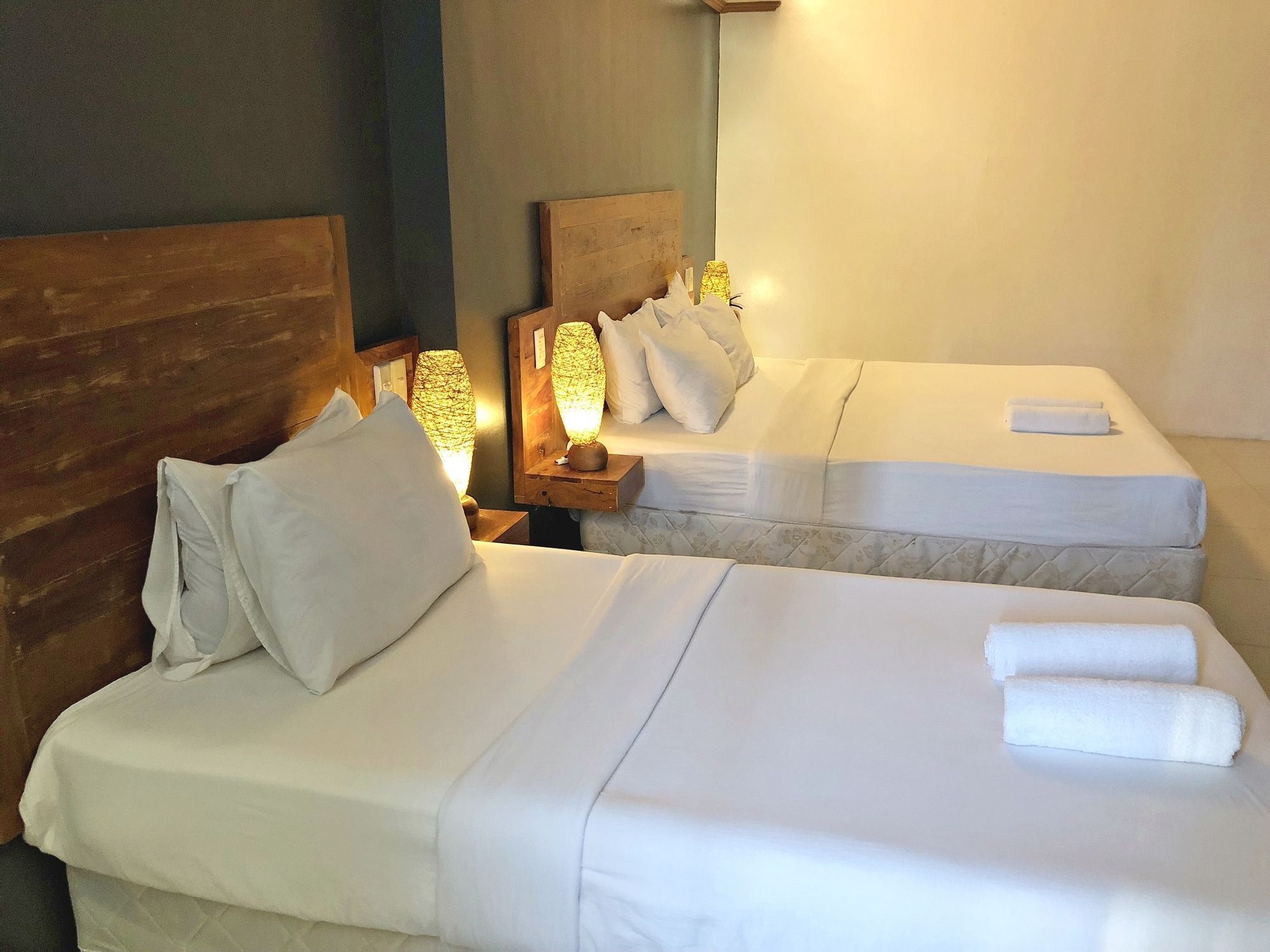 Daj Suites Boutique Hotel Tagaytay City Esterno foto