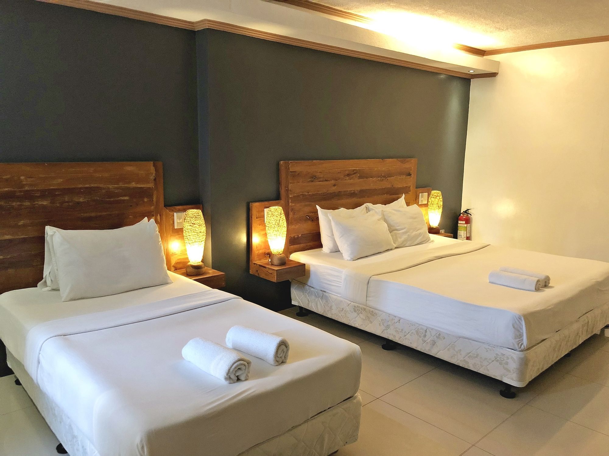 Daj Suites Boutique Hotel Tagaytay City Esterno foto