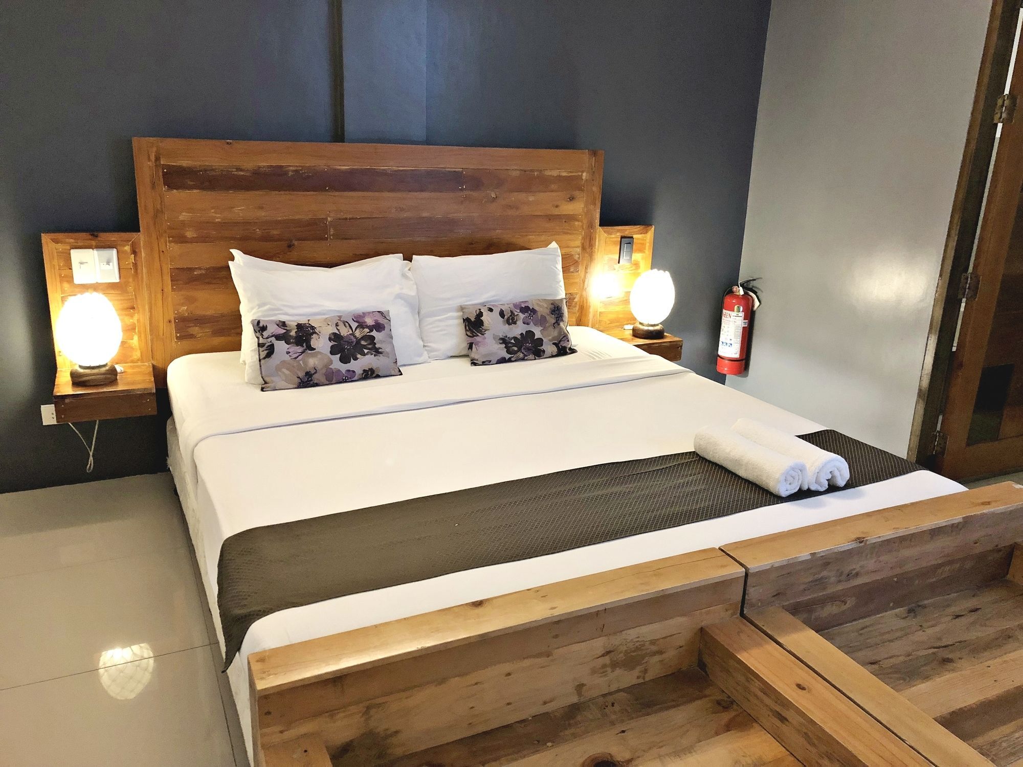 Daj Suites Boutique Hotel Tagaytay City Esterno foto
