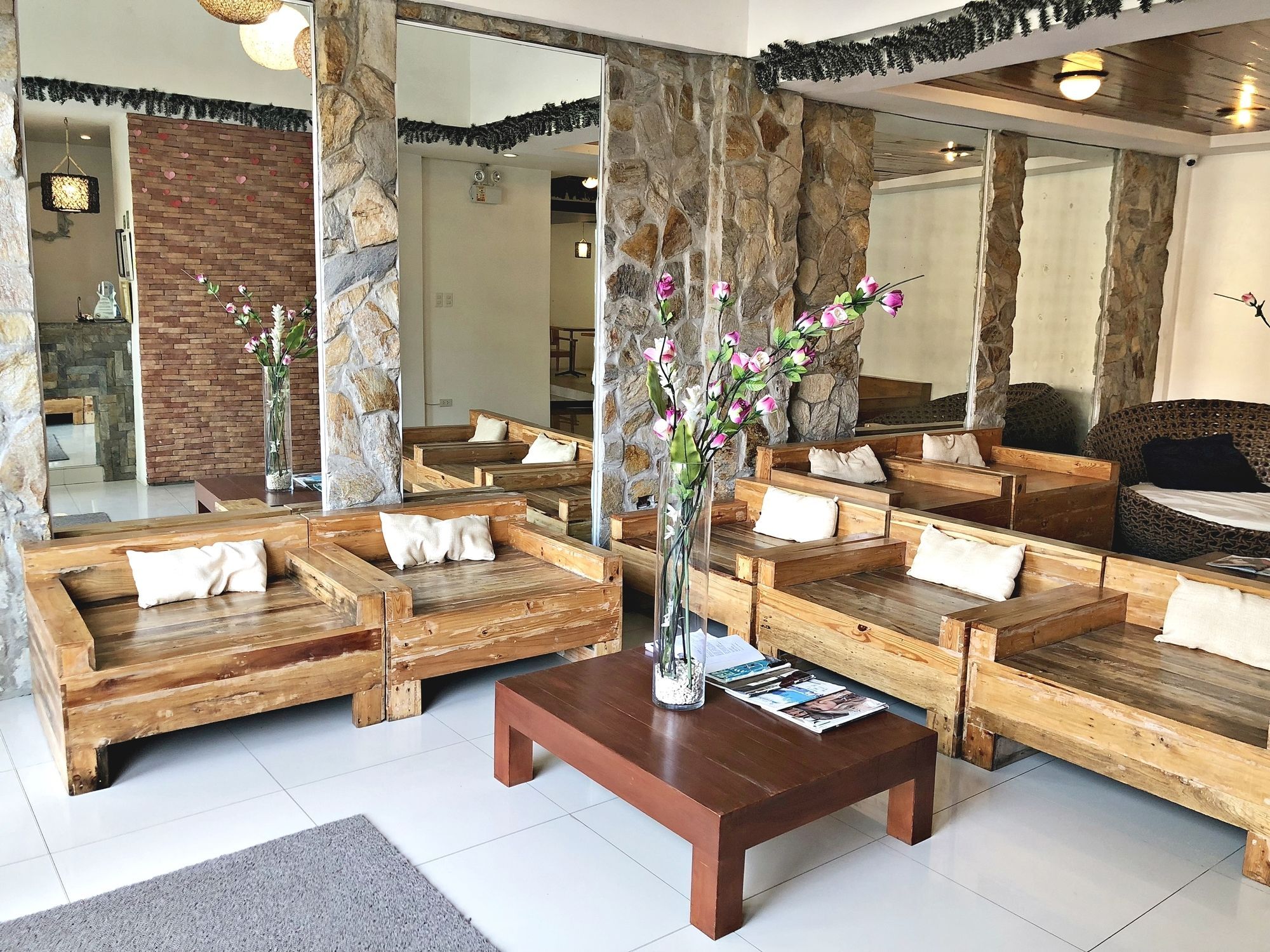 Daj Suites Boutique Hotel Tagaytay City Esterno foto